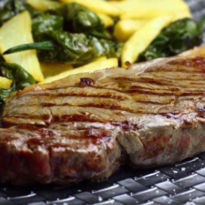 Entrecotte parrilla a la pimienta verde Entrecotte parrilla a la pimienta verde